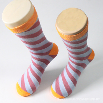 Herren-Socken aus Baumwolle mit buntem Streifendesign